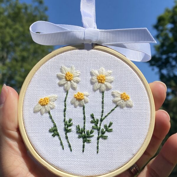 Embroidered Daisy flower Wall Art﻿
