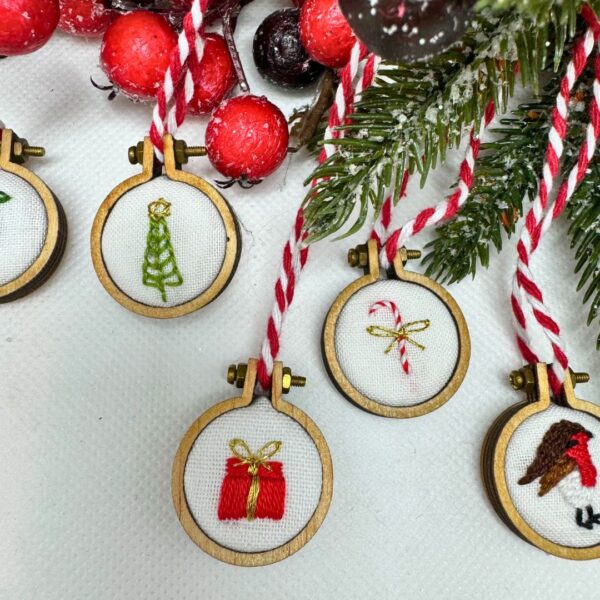 Christmas Napkin ring kit set of 5, Beginners embroidery kit, DIY Christmas decorations, Mini Christmas embroidery - Image 8