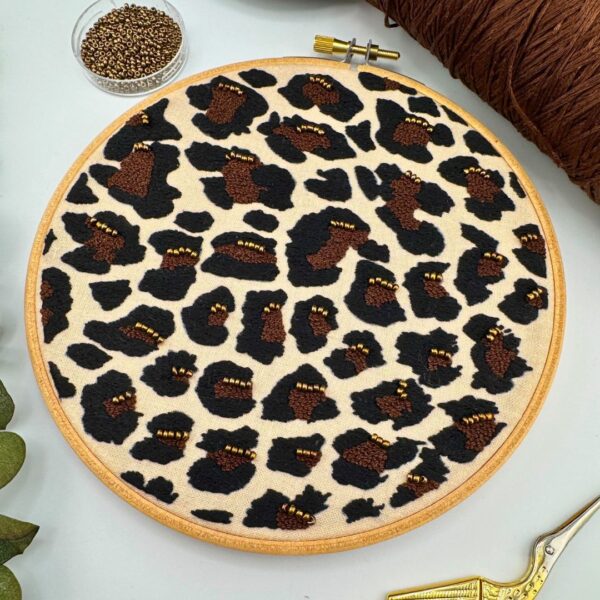 Mini Leopard print embroidery kit, Beginner embroidery kit, Craft gift, Modern Embroidery - Image 2