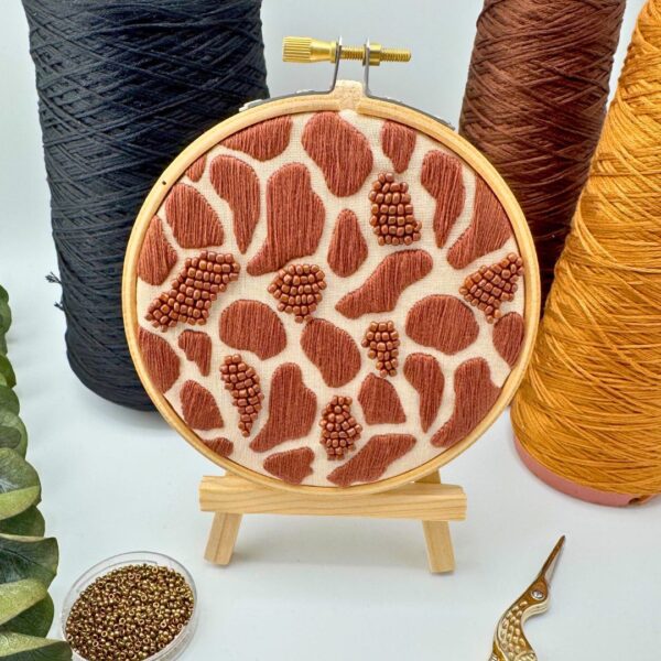 Giraffe print embroidery kit, Beginner embroidery kit, Craft gift, Modern Embroidery - Image 8